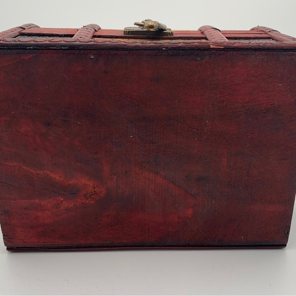 Set of Two Wooden Boxes with gold detail - Picture 7 of 10